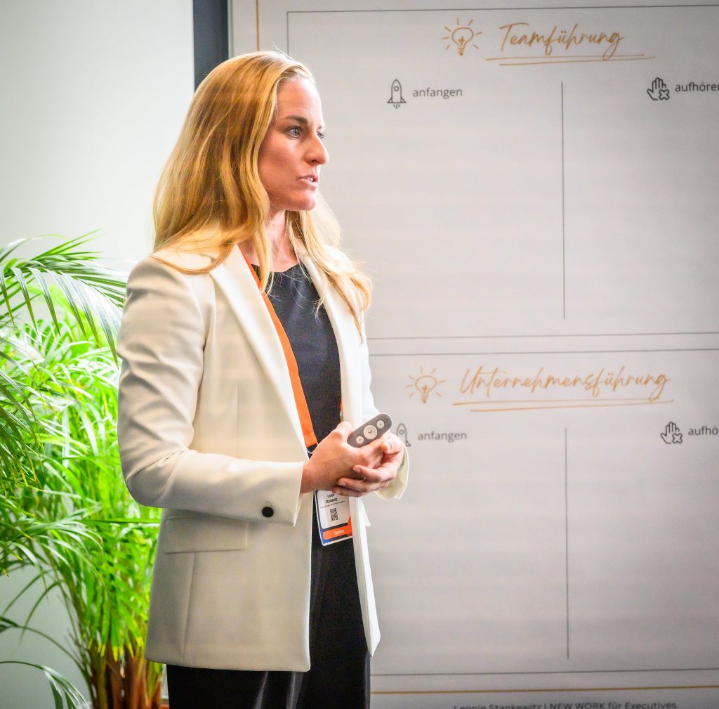 Leonie Stankewitz als Speakerin auf der Handelsblatt Work in Progress 2025